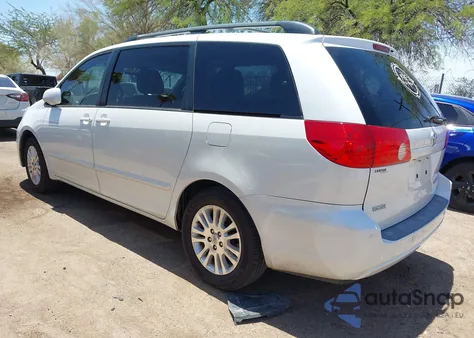 2010 Toyota Sienna Xle z USA, uszkodzony, nr VIN 5TDYK4CC2AS341182